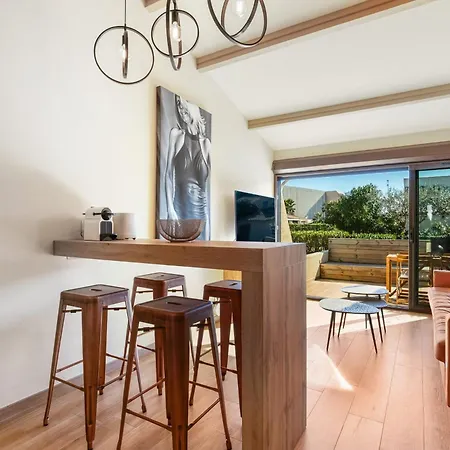 Desiree Heliovillage Villa